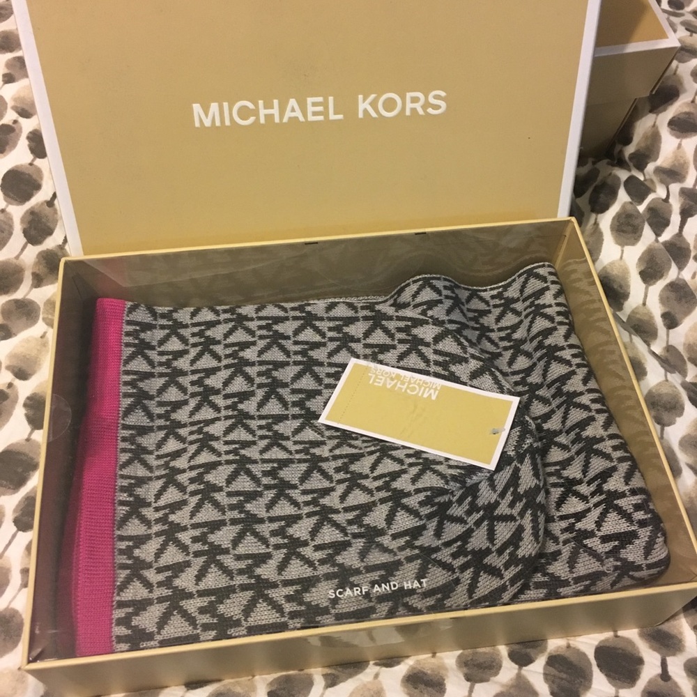 New! Michael Kors Scarf and beanie